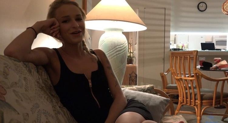 Emma - Hommeade SexTape (Amateurporn) (2020 | HD)
