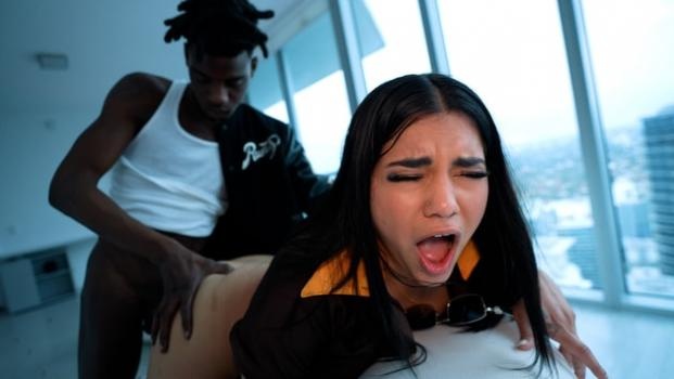 Julz Gotti - Monster 12 Inch BBC Delivery To Her Throat, Pussy (2023 | FullHD)