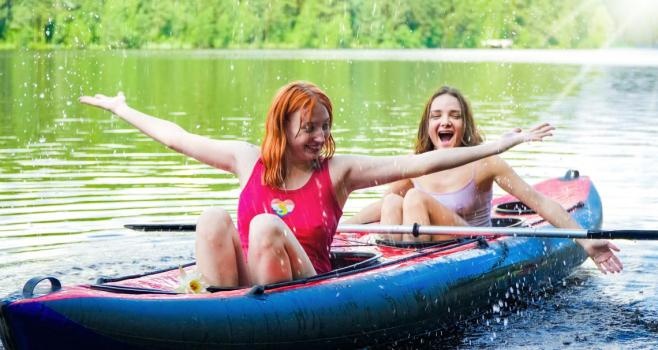 Olivia Trunk, Emma Korti - Kayak ride with the girls (2023 | FullHD)