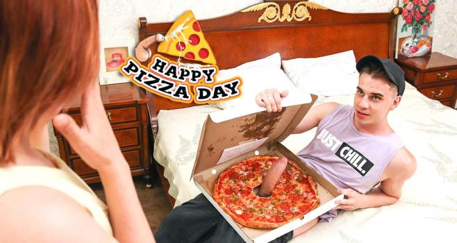 Violet Clarke - Pepperoni pizza day (2023 | FullHD)