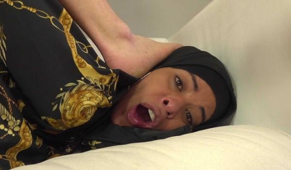 Sex With Muslims - Babe in hijab wants nicer labia - E300 (2024 | FullHD)