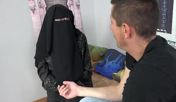 Vitoria Vonteese - Milf in niqab spreads her legs for the return home (2025 | FullHD)