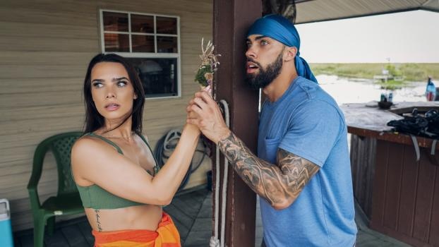 Ivy Ireland, Lucy Foxx - Swamped (2025 | 2K)