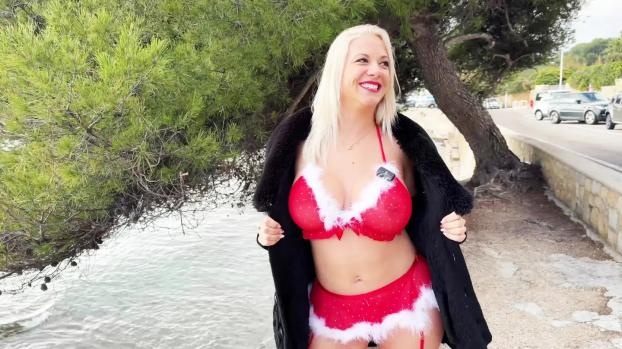 Ava White - Ava White wishes you a Merry Christmas! (2025 | FullHD)